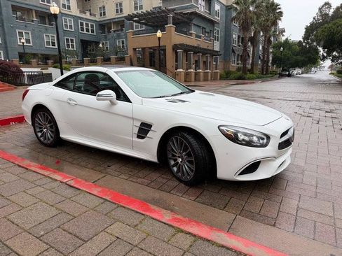 Used 2018 Mercedes-Benz SL 550 image 61