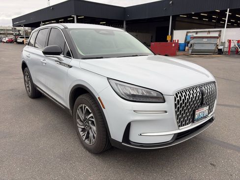 Used 2025 Lincoln Corsair AWD image 1