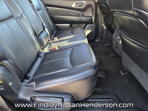 Used 2020 Nissan Pathfinder SL image 17
