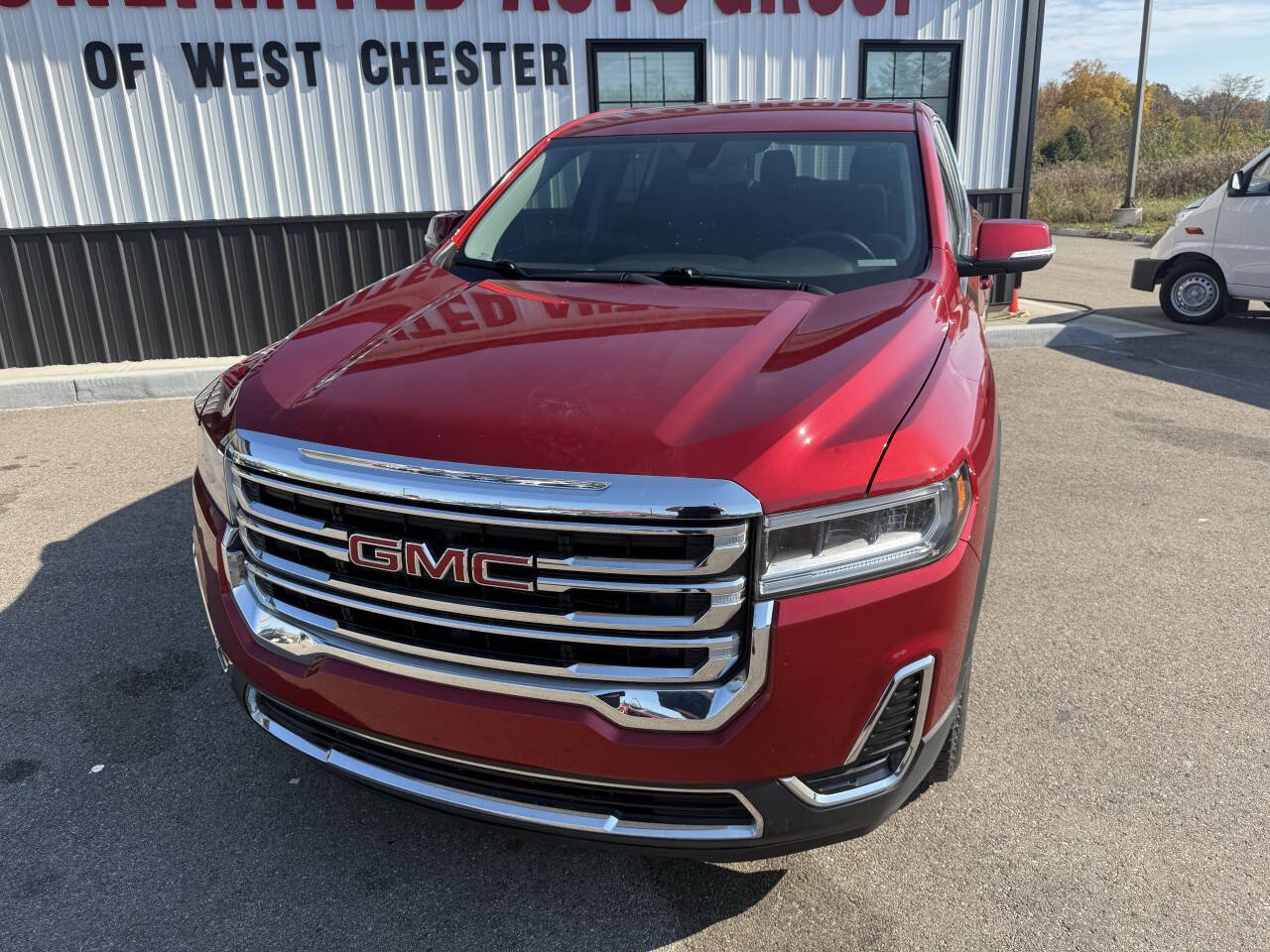 Used 2021 GMC Acadia SLE FWD image 2