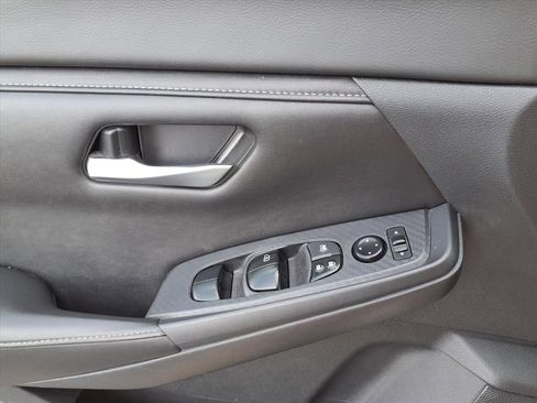 Used 2022 Nissan Sentra SV image 16