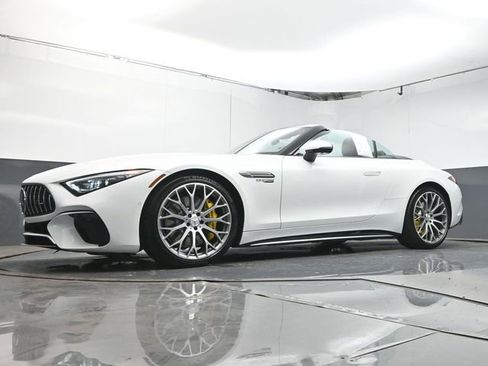 Used 2023 Mercedes-Benz SL 63 AMG 4MATIC image 30
