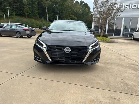 New 2025 Nissan Altima 2.5 SV image 9