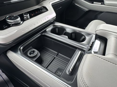 New 2026 Ford Expedition Active image 38