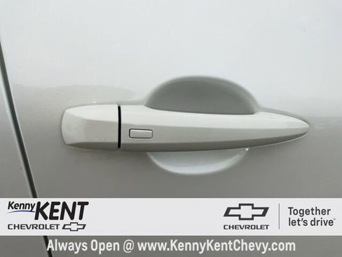 Used 2024 Nissan Rogue SV image 14