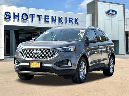 Used 2024 Ford Edge SEL image 3