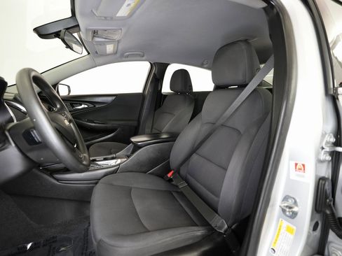 Used 2018 Chevrolet Malibu LT image 30