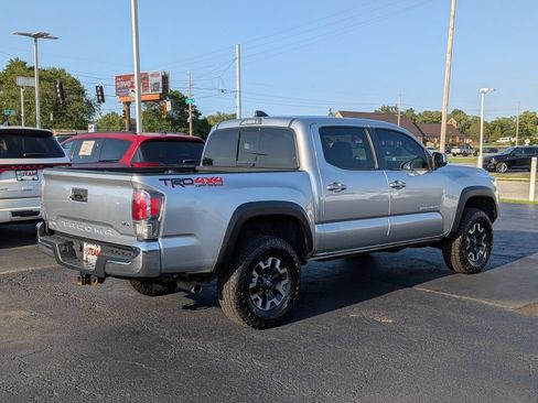 Used 2022 Toyota Tacoma TRD Off-Road AWD/4WD image 9