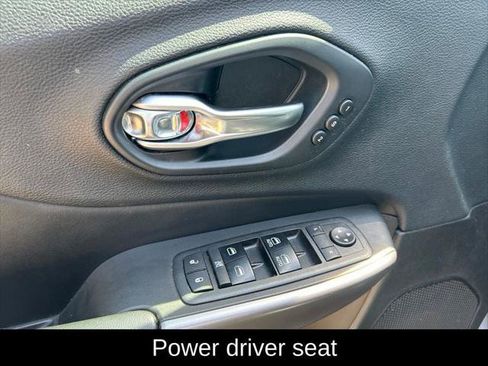 Certified 2019 Jeep Cherokee Limited AWD/4WD image 12