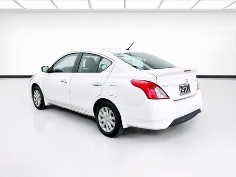 Used 2018 Nissan Versa SV FWD image 6