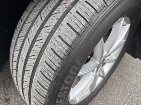 Used 2025 Mercedes-Benz GLE 450e 4MATIC w/ Winter Package image 9