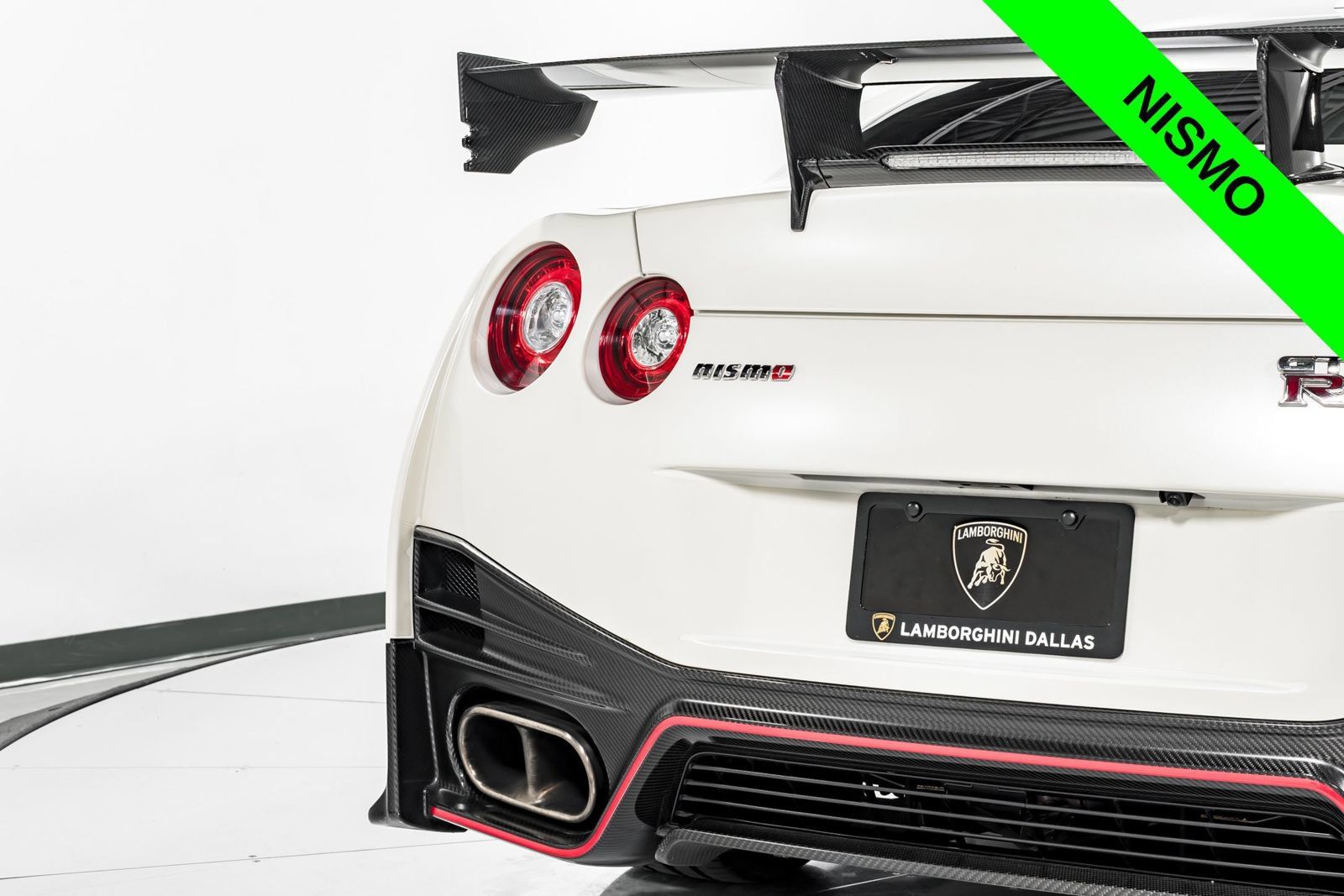 Used 2016 Nissan GT-R NISMO AWD/4WD image 47