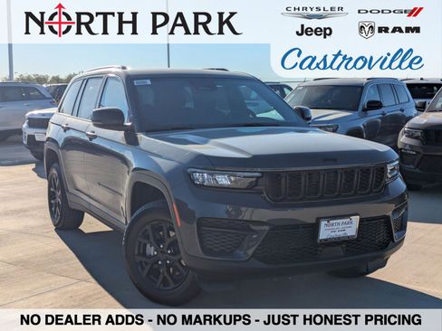 New 2025 Jeep Grand Cherokee Laredo RWD image 1