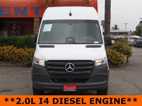 Used 2025 Mercedes-Benz Sprinter 2500 image 3