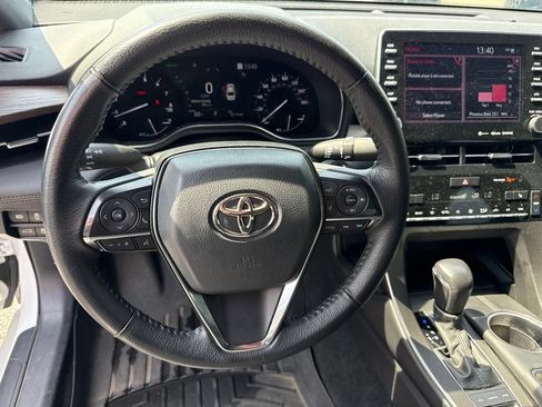 Used 2022 Toyota Avalon XLE FWD image 13