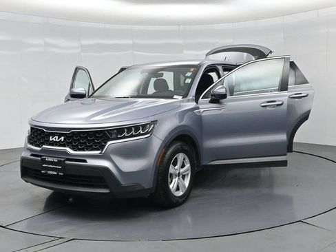 Certified 2023 Kia Sorento LX FWD image 31
