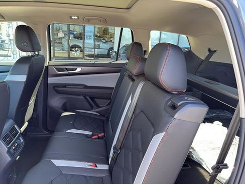 New 2026 Volkswagen Atlas Peak Edition AWD/4WD image 14