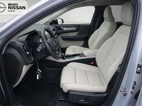 Used 2026 Volvo XC40 B5 Plus AWD/4WD image 7