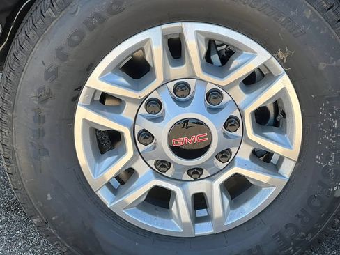 New 2026 GMC Sierra 2500 SLE w/ SLE Value Package; AWD/4WD image 13