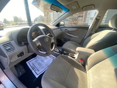Used 2010 Toyota Corolla LE image 9