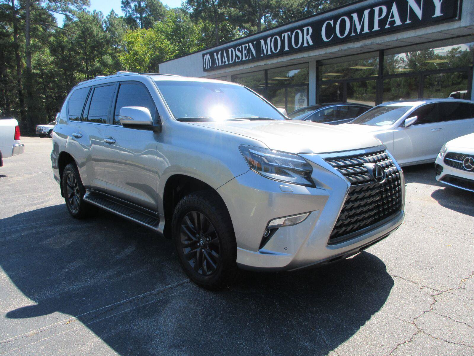 Used 2022 Lexus GX 460 Premium w/ Premium Plus Package AWD/4WD image 3