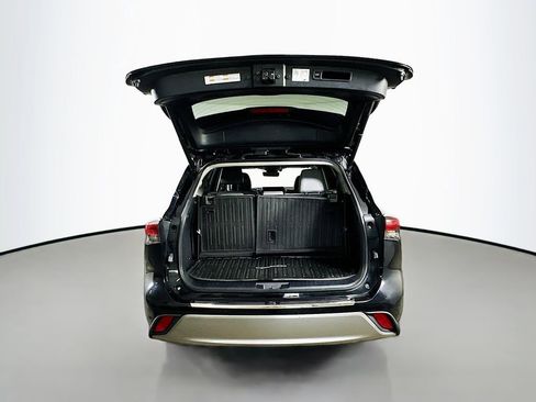 Used 2022 Toyota Highlander Platinum AWD/4WD image 33