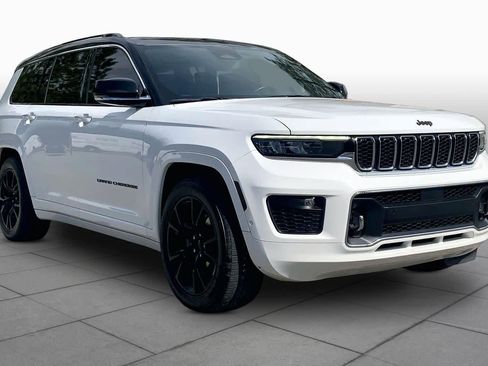 Used 2022 Jeep Grand Cherokee L Overland w/ Luxury Tech Group IV image 3