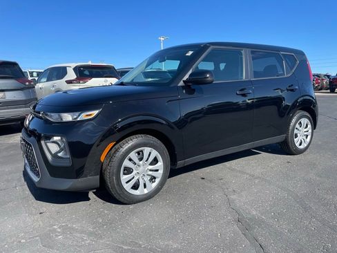 Used 2020 Kia Soul LX image 6