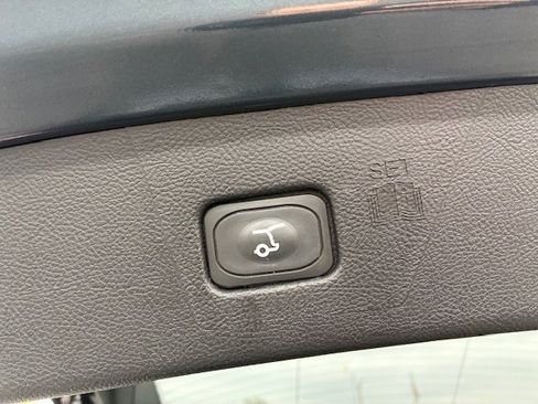 Used 2023 Ford Edge SEL w/ Convenience Package image 17