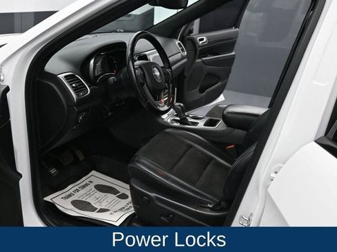 Used 2019 Jeep Grand Cherokee Altitude image 18