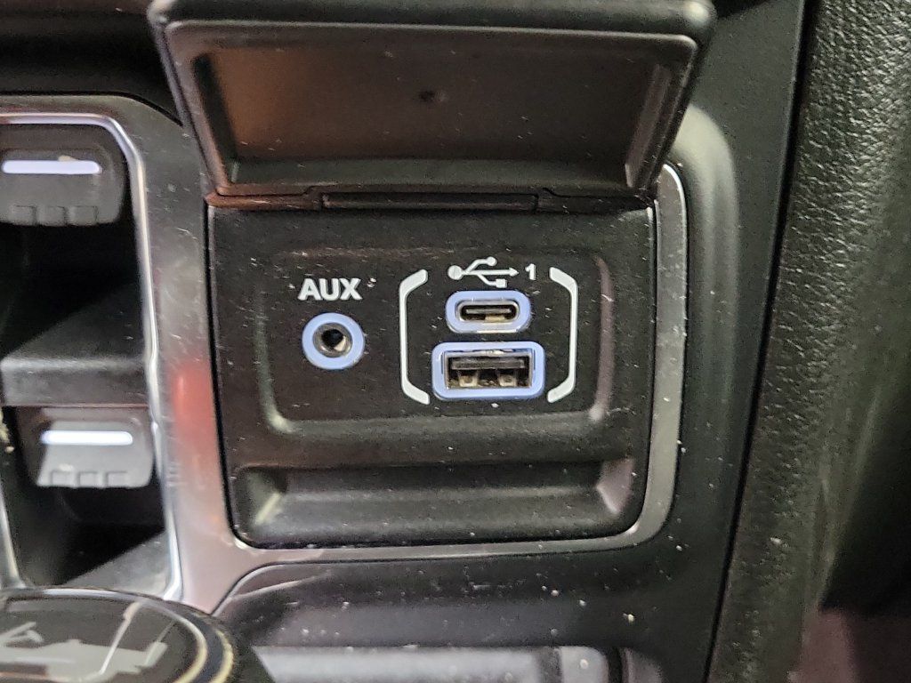 Used 2026 Jeep Wrangler Unlimited Sahara AWD/4WD image 22