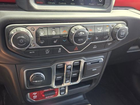 Used 2021 Jeep Gladiator Rubicon w/ Dual Top Group AWD/4WD image 20