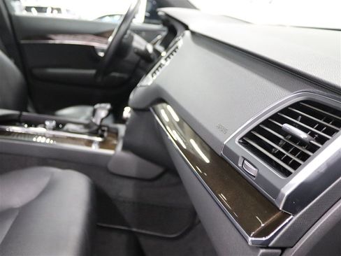 Used 2019 Volvo XC90 T6 Momentum w/ Advanced Package AWD/4WD image 33