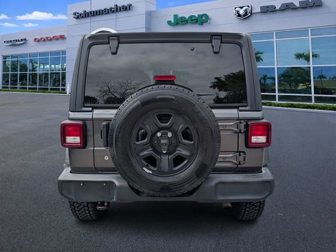 Used 2018 Jeep Wrangler Unlimited Sport image 6