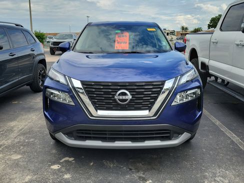 Used 2023 Nissan Rogue SV FWD image 2