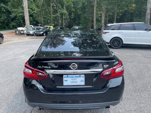 Used 2017 Nissan Altima 2.5 SR w/ Midnight Edition Package FWD image 9
