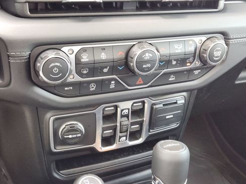 New 2026 Jeep Gladiator Mojave AWD/4WD image 18