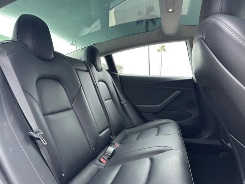 Used 2018 Tesla Model 3 Mid Range image 12