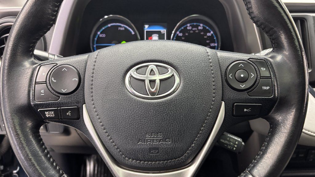 Used 2018 Toyota RAV4 Limited w/ Advanced Technology Package AWD/4WD image 11