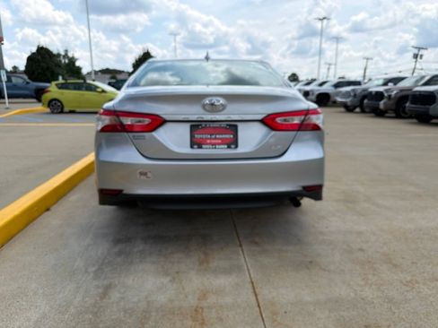 Used 2019 Toyota Camry LE FWD image 6