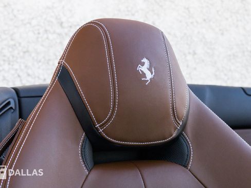 Used 2016 Ferrari California T image 36