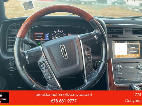 Used 2016 Lincoln Navigator L Select image 10