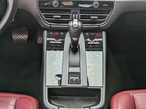 Used 2022 Porsche Macan GTS AWD/4WD image 21