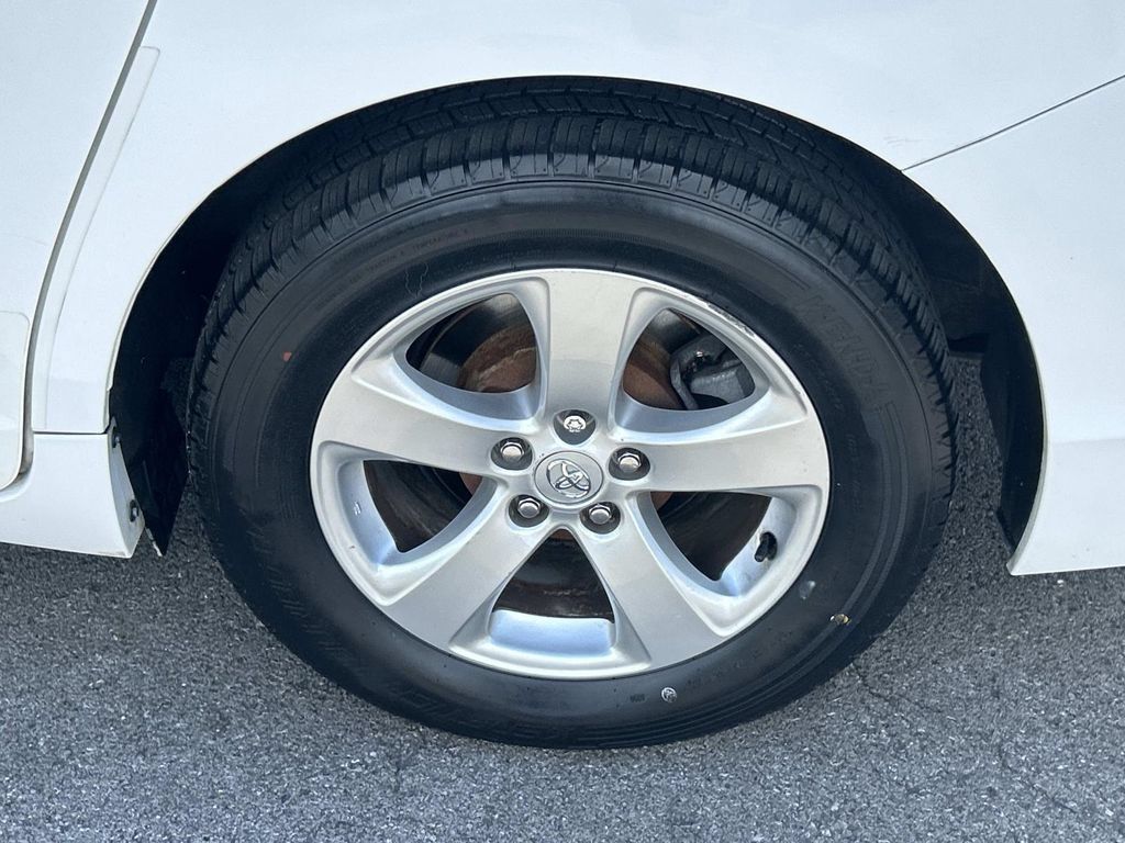 Used 2017 Toyota Sienna LE FWD image 17