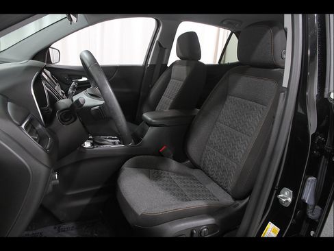 Used 2023 Chevrolet Equinox LT AWD/4WD image 5