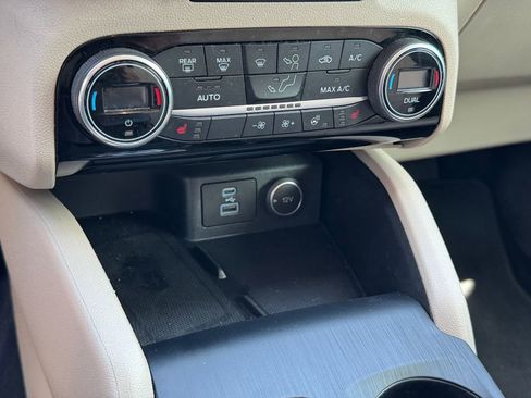 Used 2021 Ford Escape SEL w/ Technology Package FWD image 13