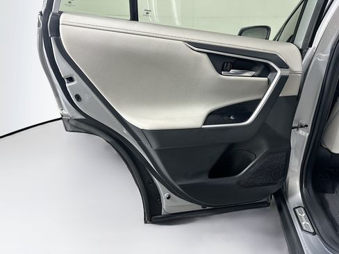 Used 2022 Toyota RAV4 Limited FWD image 27