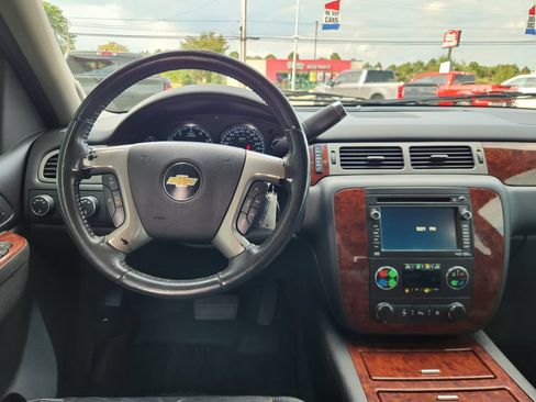 Used 2011 Chevrolet Suburban LTZ AWD/4WD image 22