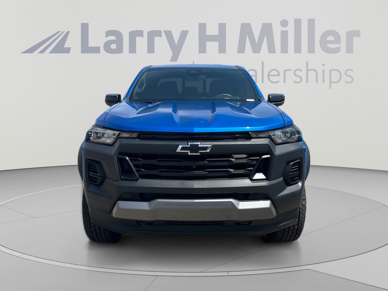 Used 2024 Chevrolet Colorado Trail Boss w/ Technology Package AWD/4WD image 8