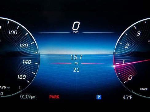 Certified 2025 Mercedes-Benz GLB 250 4MATIC image 43